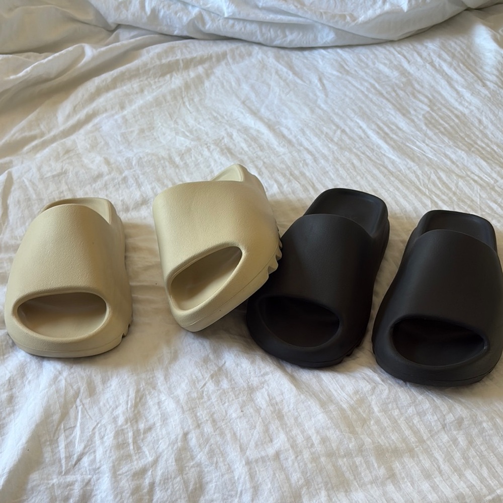 Yeezy Slides both size 4